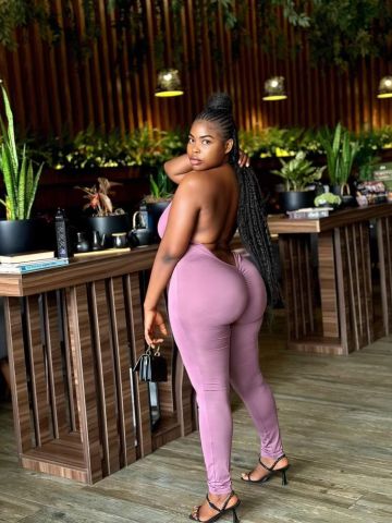 Мила Сочная Блондинка