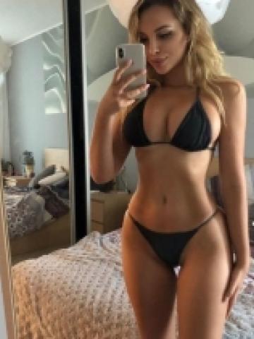 Лаура Отдых С Королевой